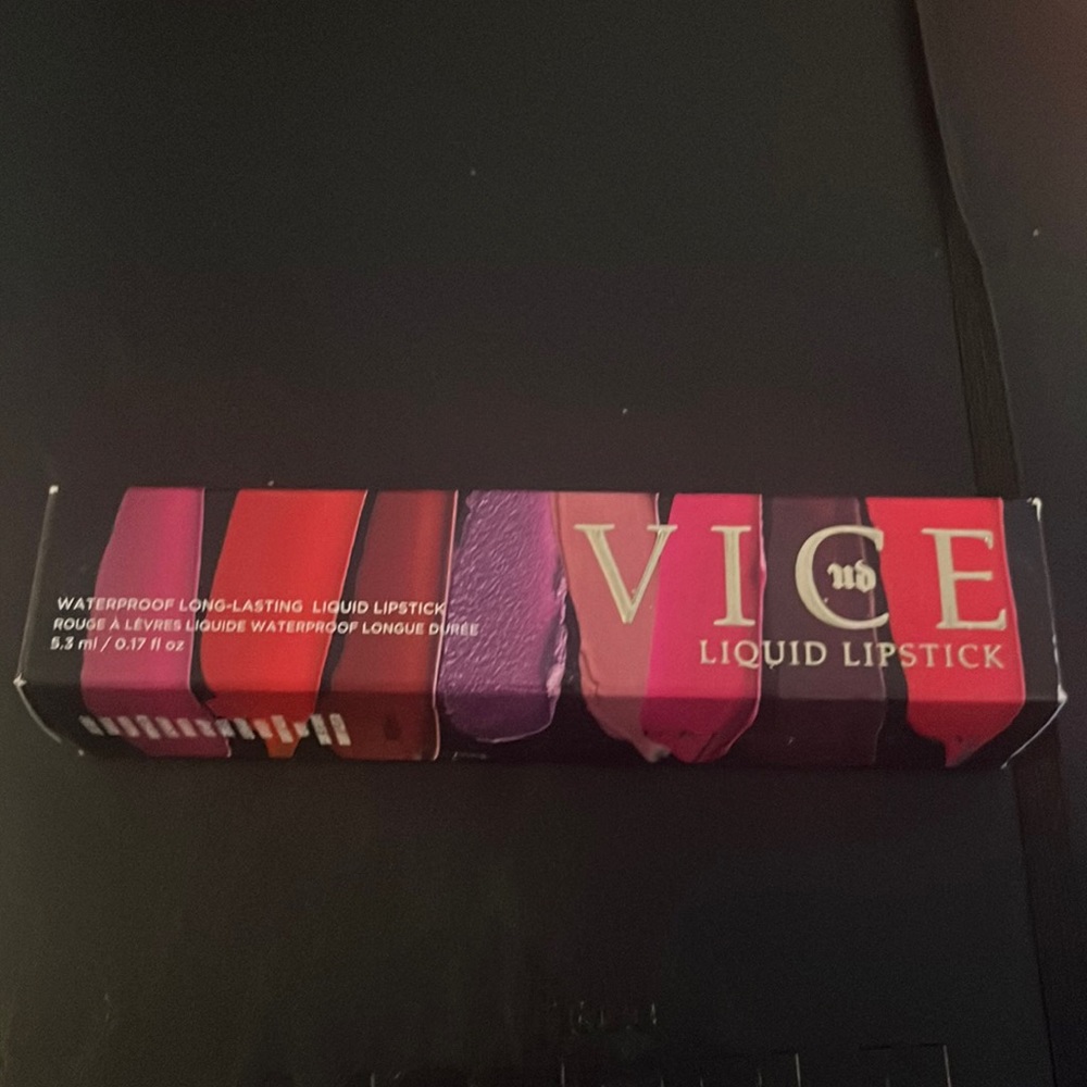 Urban Decay Vice Waterproof Long-Lasting Liquid Lipstick in Mad (Metallized)